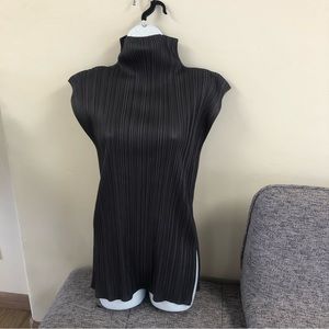 Issey Miyake turtle neck top size L